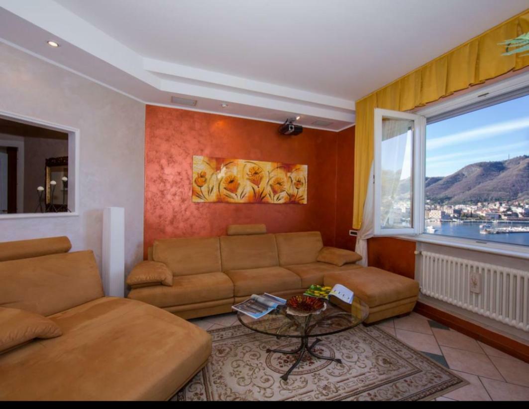 Lo Specchio Sul Lago - The House Of Travelers Комо Екстериор снимка