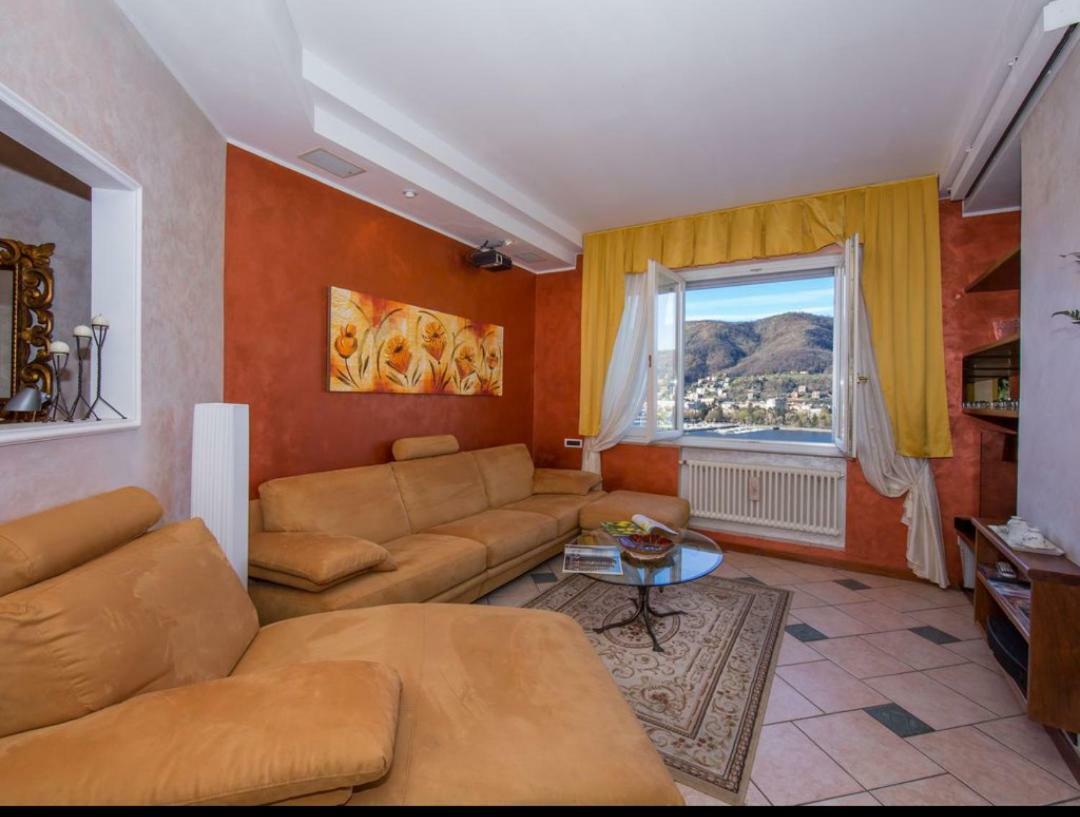 Lo Specchio Sul Lago - The House Of Travelers Комо Екстериор снимка