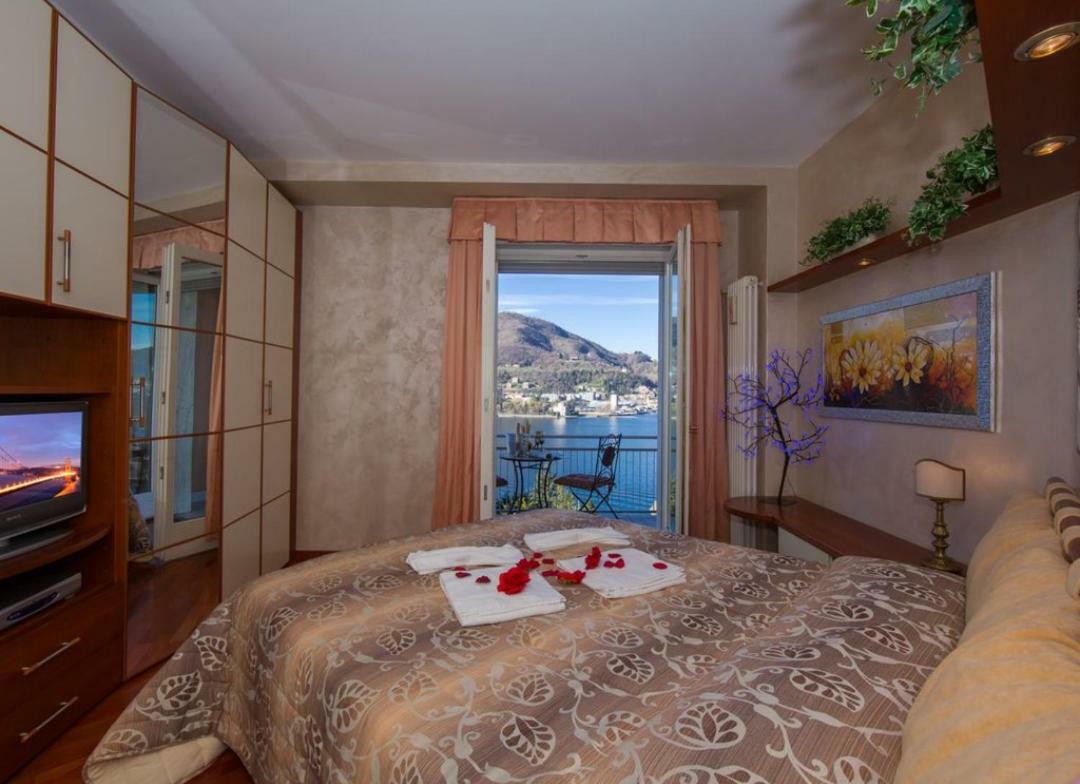 Lo Specchio Sul Lago - The House Of Travelers Комо Екстериор снимка