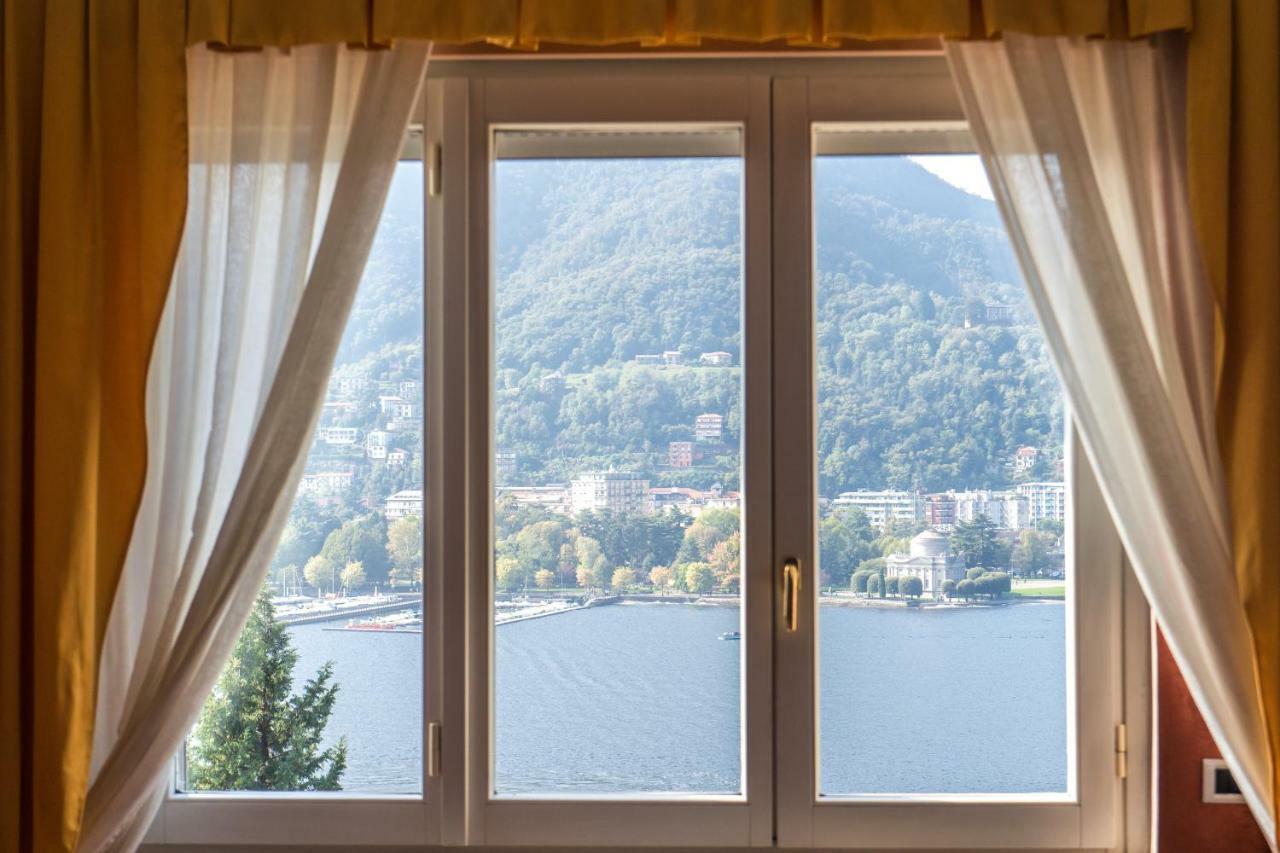 Lo Specchio Sul Lago - The House Of Travelers Комо Екстериор снимка